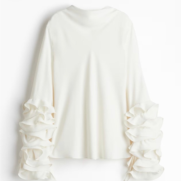 H&M Ruffle Sleeved Blouse - Picture 2 of 12